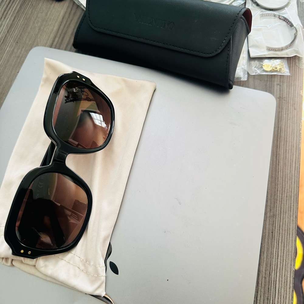 Tory Burch Black Sunglasses